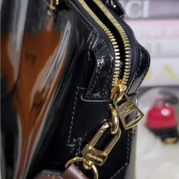 Louis Vuitton Handbag - Picture 9 of 13